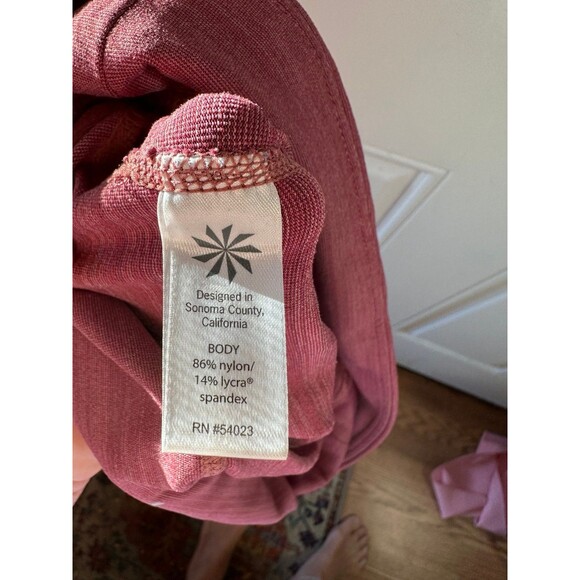 Designer Women's ATHLETA Size M Dusty Rose Colored Leggings - Picture 4 of 4